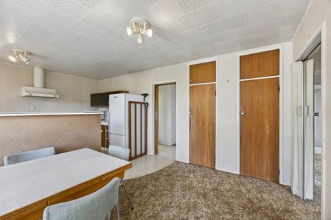 Photo of property in 16 Cascades Road, Pakuranga Heights, Auckland, 2010