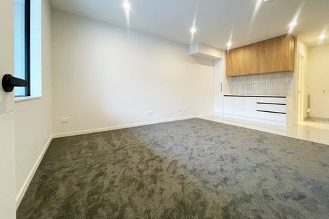 Photo of property in 3 Heketara Way, Massey, 0614