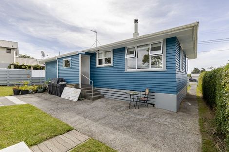 Photo of property in 18 Cowling Road, Hurdon, New Plymouth, 4310