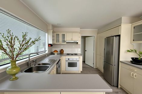 Photo of property in 2/17 Arosa Place, Forrest Hill, Auckland, 0620