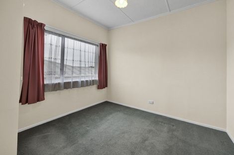 Photo of property in 81 Omata Road, Marfell, New Plymouth, 4310