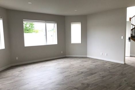 Photo of property in 1a Harrowglen Drive, Northcross, Auckland, 0632