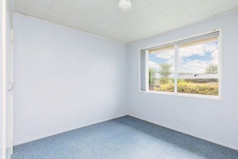 Photo of property in 2/185 Henderson Valley Road, Henderson, Auckland, 0612