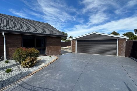 Photo of property in 2 Pyatt Place, Redwood, Christchurch, 8051