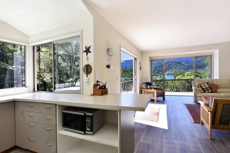 Photo of property in 3215 Archers Road, Tennyson Inlet, 7195