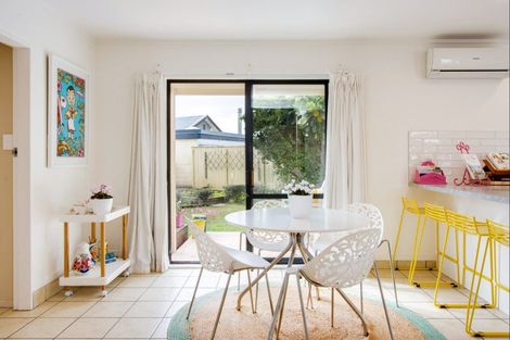 Photo of property in 3 Moana Place, Taradale, Napier, 4112