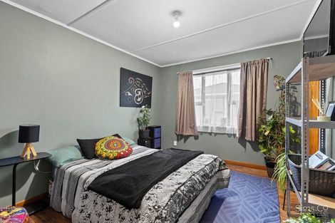 Photo of property in 8 Omori Place, Castlecliff, Whanganui, 4501