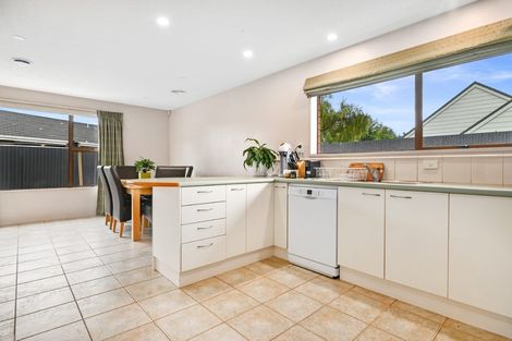 Photo of property in 152 Sawyers Arms Road, Northcote, Christchurch, 8052