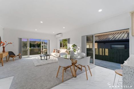 Photo of property in 208a Henderson Valley Road, Henderson, Auckland, 0612