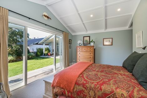 Photo of property in 18 Reynolds Road, Havelock North, 4130