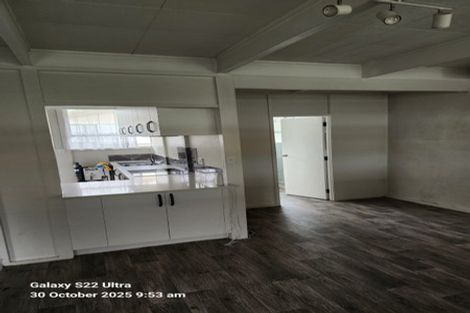Photo of property in 2/52 Glen Road, Ranui, Auckland, 0612