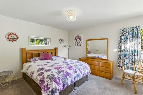 Photo of property in 27 Villa Grove, Paraparaumu, 5032