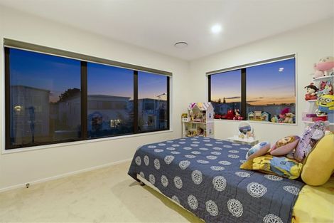 Photo of property in 1 Toanui Road, Hobsonville, Auckland, 0616