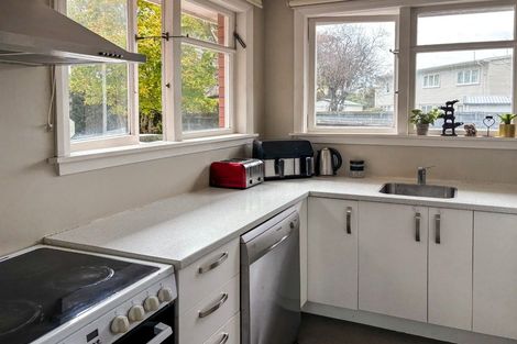 Photo of property in 33 Guildford Street, Burnside, Christchurch, 8053