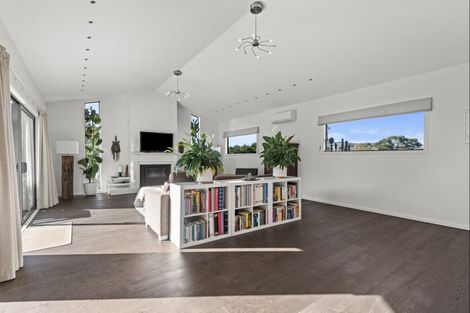 Photo of property in 69 Polson Hill Drive, Aokautere, Palmerston North, 4471