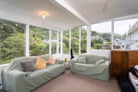 Photo of property in 9 Franklyn Road, Tawa, Wellington, 5028