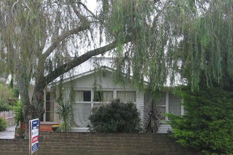 Photo of property in 2/103 Sturges Road, Henderson, Auckland, 0612