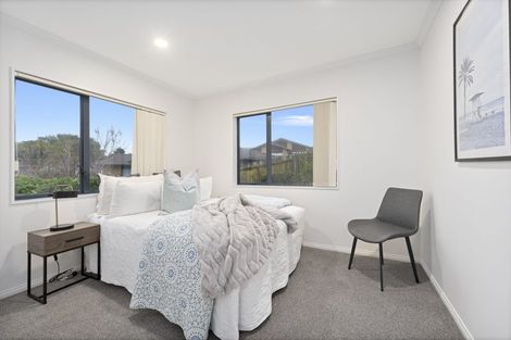 Photo of property in 6 Rosebay Rise, Henderson, Auckland, 0610