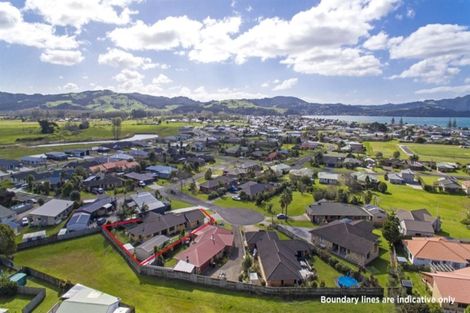 Photo of property in 4 Oribi Place, Whitianga, 3510