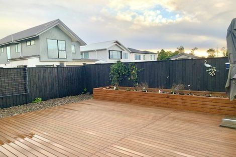 Photo of property in 8 Pihoihoi Place, Hobsonville, Auckland, 0616