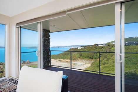 Photo of property in 52 Tamworth Crescent, Newlands, Wellington, 6037