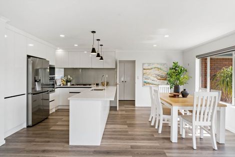 Photo of property in 8 Belcoo Crescent, East Tamaki, Auckland, 2013