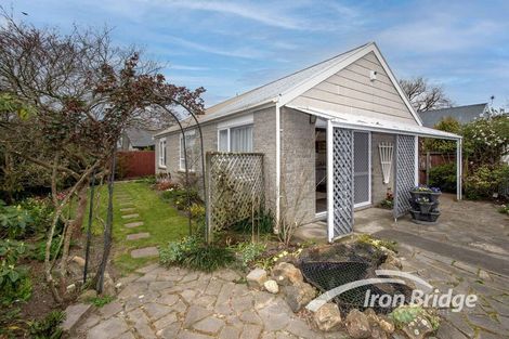 Photo of property in 2/44 Hills Road, Edgeware, Christchurch, 8013