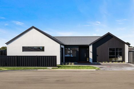 Photo of property in 6/102 Eriksen Road, Te Awa, Napier, 4110