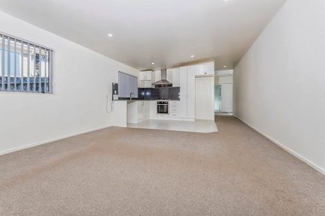 Photo of property in 2 Doone Place, Massey, Auckland, 0614