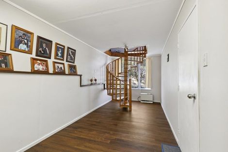 Photo of property in 23 Griffiths Grove, Newlands, Wellington, 6037