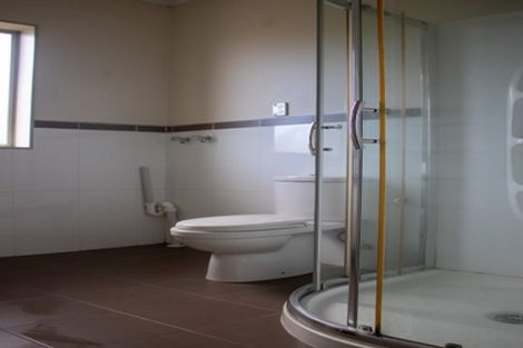 Photo of property in 108 San Marino Drive West, Henderson, Auckland, 0612