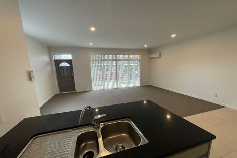 Photo of property in 1/44 Carlos Drive, Flat Bush, Auckland, 2016
