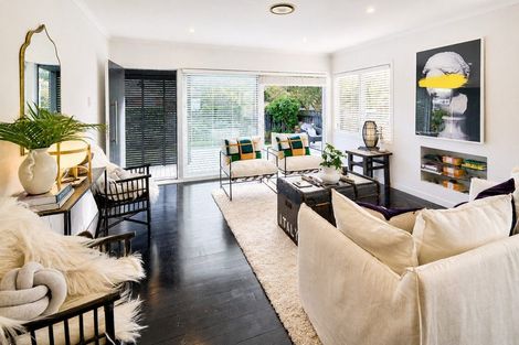 Photo of property in 3 Surrey Street, Tawa, Wellington, 5028