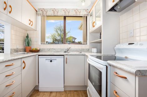 Photo of property in 2/6 Nikau Grove, Woburn, Lower Hutt, 5010