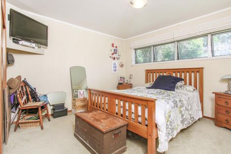 Photo of property in 201 Godley Road, Titirangi, Auckland, 0604