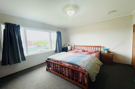 Photo of property in 11 Helleur Road, Massey, Auckland, 0614