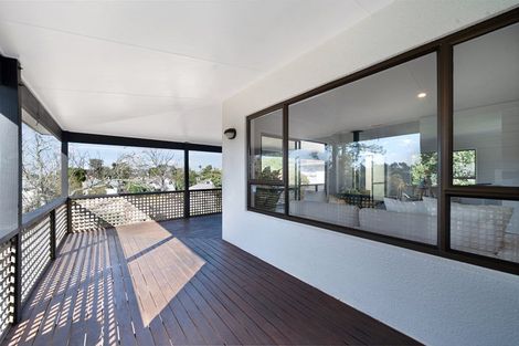 Photo of property in 10 Claverdon Drive, Massey, Auckland, 0614