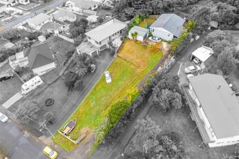 Photo of property in 15 Davis Grove, Wainuiomata, Lower Hutt, 5014