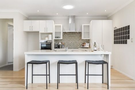 Photo of property in 5 Tee Point, Red Beach, 0932