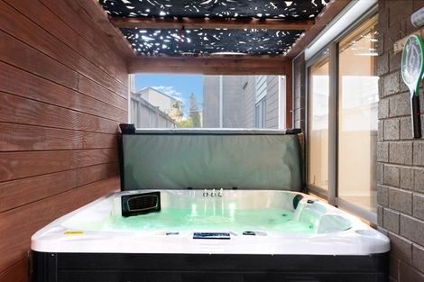 Photo of property in 4 Bruckless Drive, Flat Bush, Auckland, 2019