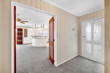 Photo of property in 5a Surrey Street, Hawera, 4610