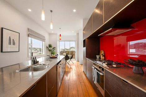 Photo of property in 2 Balmoral Terrace, Newtown, Wellington, 6021