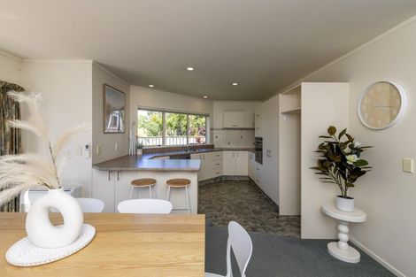 Photo of property in 22 Kowhai Grove, Raumati Beach, Paraparaumu, 5032