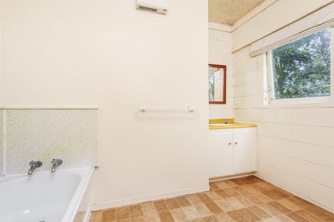 Photo of property in 201 Godley Road, Titirangi, Auckland, 0604