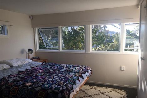 Photo of property in 2/3 Torwood Road, Khandallah, Wellington, 6035