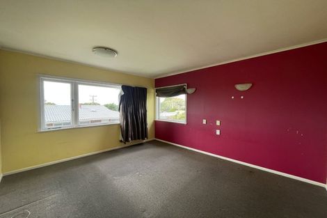 Photo of property in 65 Ocean View Road, Hillcrest, Auckland, 0627