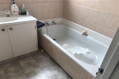 Photo of property in 1 Jarrett Court, Roslyn, Palmerston North, 4414