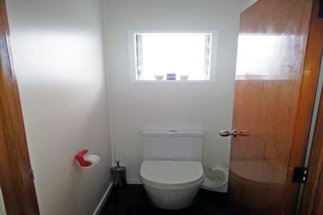 Photo of property in 82 Harrington Road, Henderson, Auckland, 0610