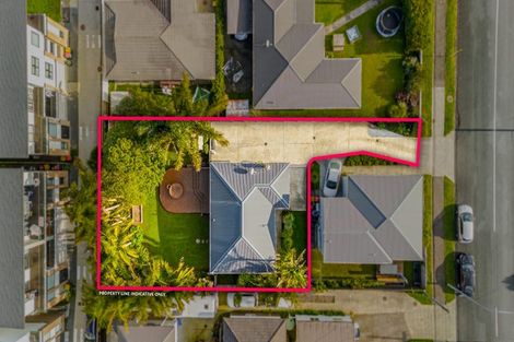 Photo of property in 16 Gloria Avenue, Te Atatu Peninsula, Auckland, 0610