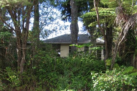 Photo of property in 50 Hollywood Avenue, Titirangi, Auckland, 0604